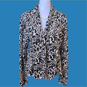 VERSONA cardigan size Medium